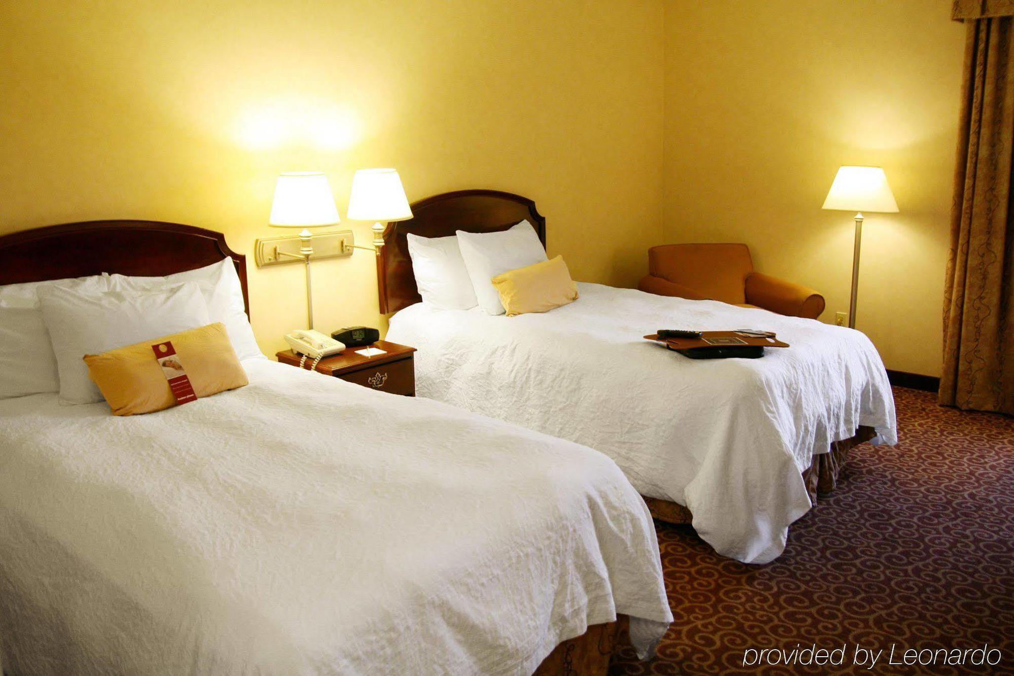 Hampton Inn Маунт-Плезант Номер фото